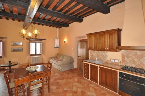 Marradi Apartment Sleeps 4 T241721