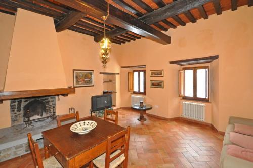 Marradi Apartment Sleeps 4 T241721