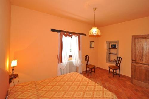 Marradi Apartment Sleeps 4