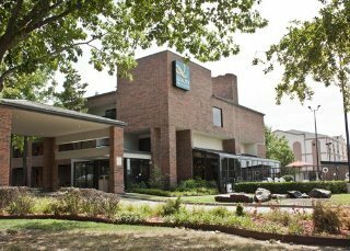 Hotel Quality Inn & Suites