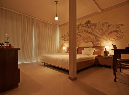 Romantic Hotel