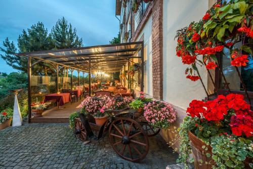 Romantic Hotel