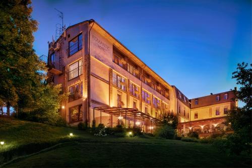 Romantic Hotel