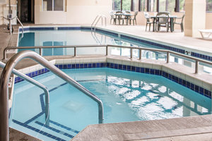Hotel Quality Suites Milwaukee Airport