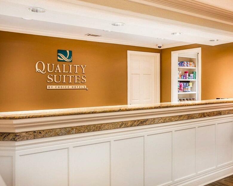 Hotel Quality Suites Buckhead Village