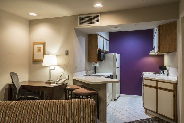 Hotel Quality Suites Buckhead Village