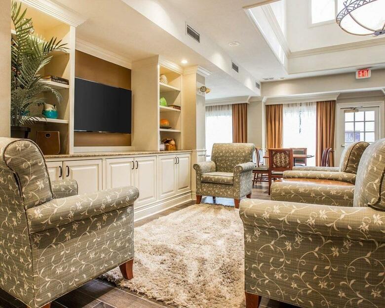 Hotel Quality Suites Buckhead Village