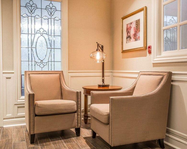 Hotel Quality Suites Buckhead Village