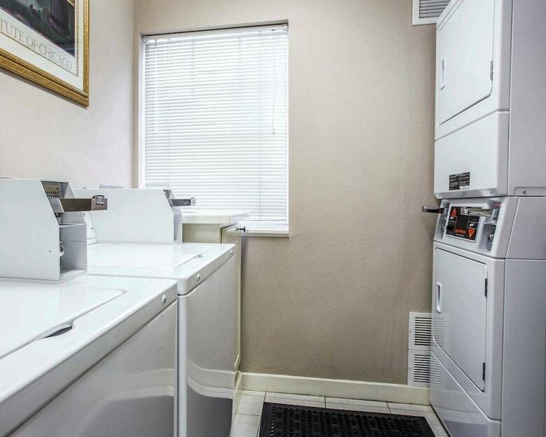 Hotel Quality Suites Buckhead Village