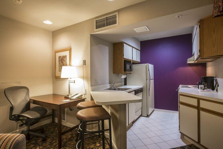 Hotel Quality Suites Buckhead Village