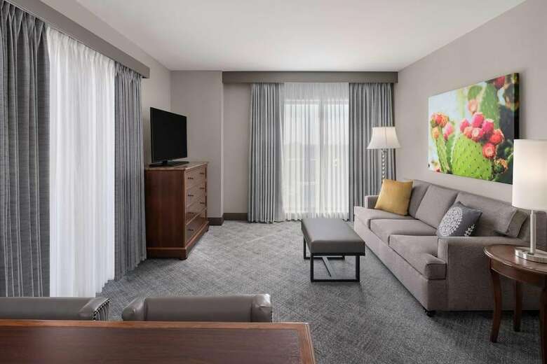 Hotel Embassy Suites San Antonio Riverwalk Downtown