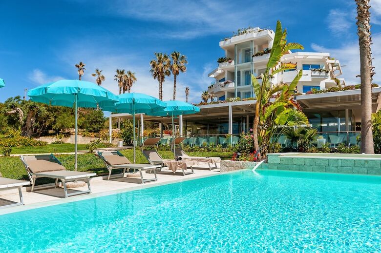 Hotel Acacia Palace