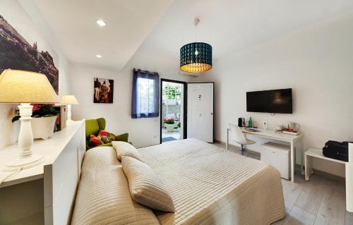 Hostal Marina Domus - Rooms