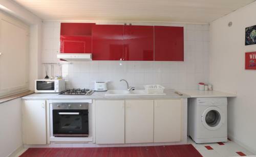 Adelina E Guendalina's Place