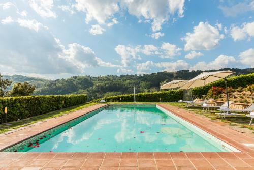 Massa Villa Sleeps 10 Pool Air Con Wifi