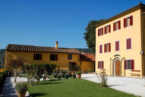 Massa Villa Sleeps 10 Pool Air Con Wifi