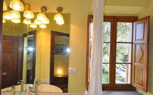 Massa Villa Sleeps 10 Pool Air Con Wifi