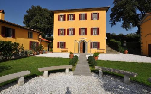 Massa Villa Sleeps 10 Pool Air Con Wifi