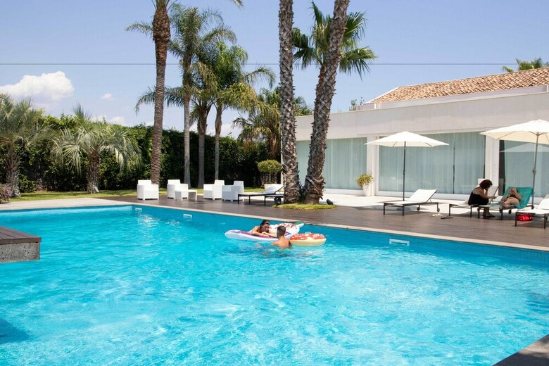 Villa Carlino House