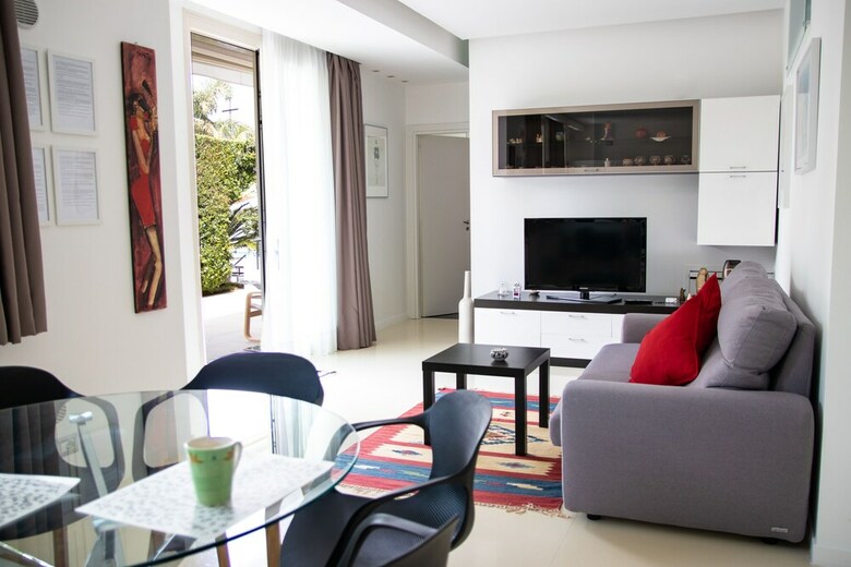 Villa Carlino House