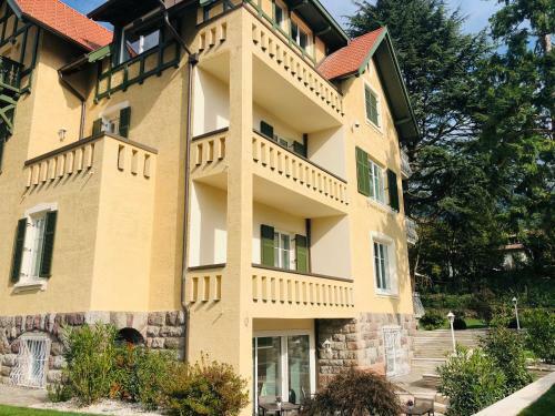 Hostal Villa Tell Rooms And Suites
