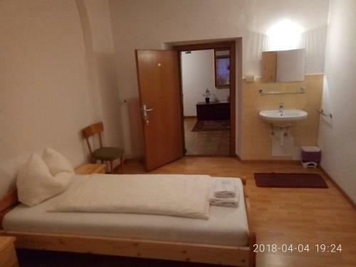 Hostal Gasthof Mondschein