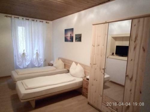 Hostal Gasthof Mondschein
