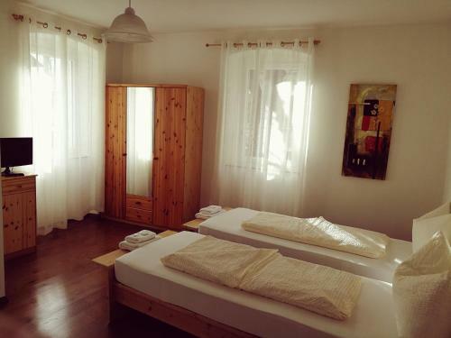 Hostal Gasthof Mondschein
