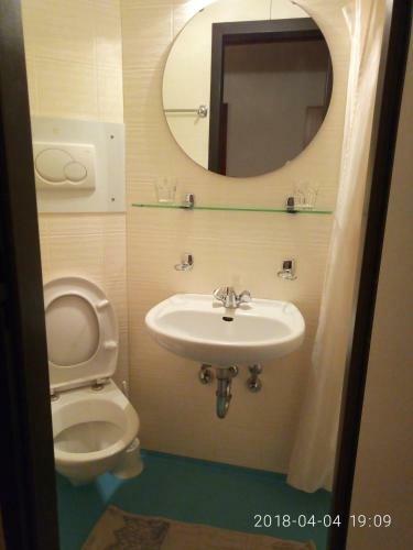 Hostal Gasthof Mondschein