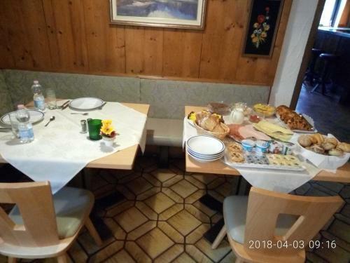Hostal Gasthof Mondschein