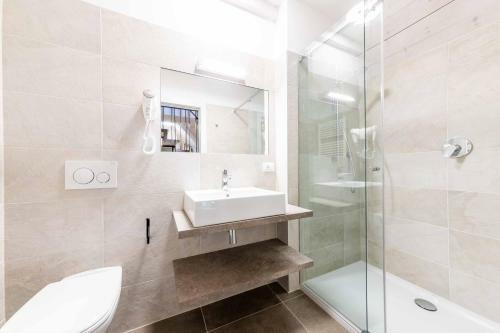 Hostal Guesthouse Zum Loewen