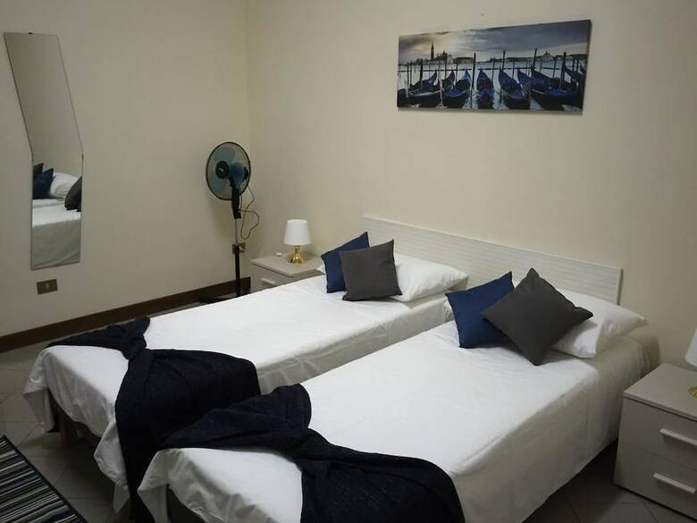 Hostal Venice Time 90