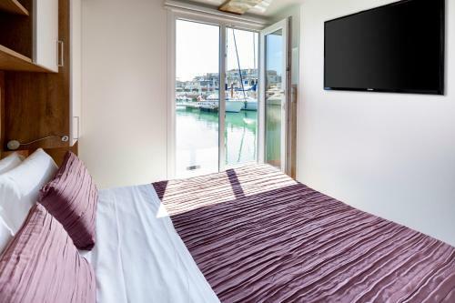 Portoverde Luxury Houseboat