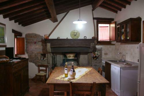 Misciano Villa Sleeps 5 Pool Wifi
