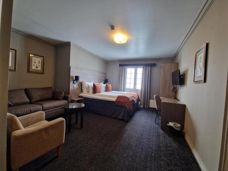 Dr. Holms Hotel