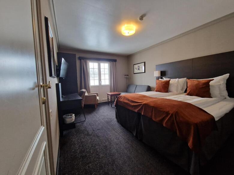 Dr. Holms Hotel