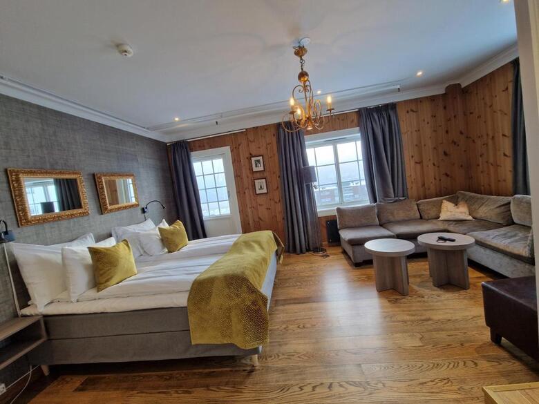 Dr. Holms Hotel