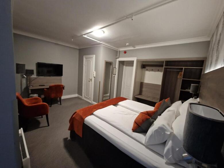 Dr. Holms Hotel