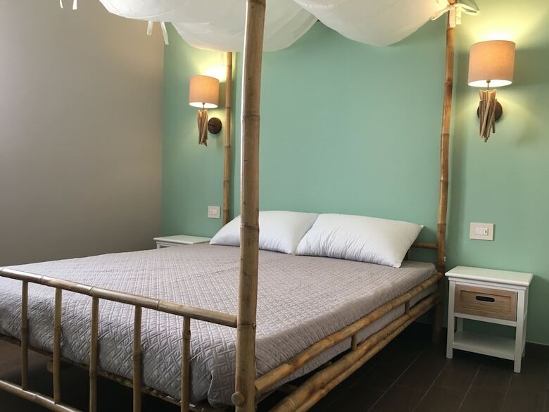 Hostal Quinque - Urban House