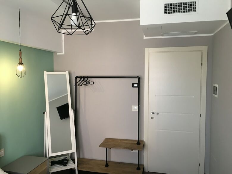 Hostal Quinque - Urban House