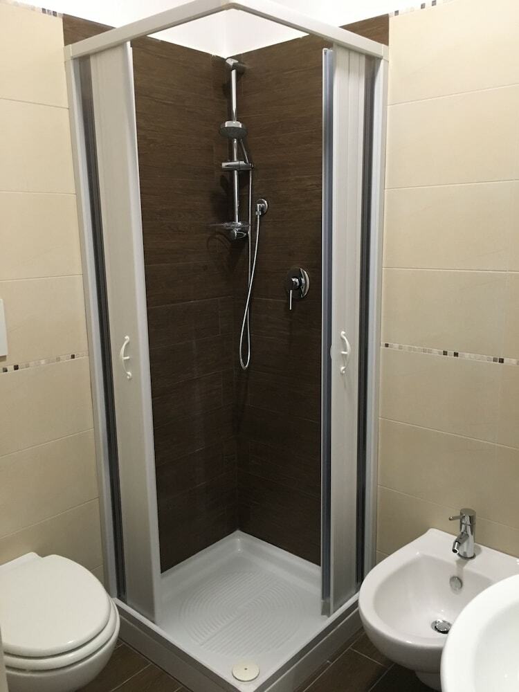 Hostal Quinque - Urban House