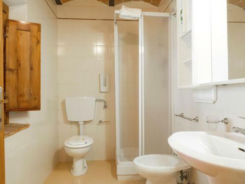 Tranquil Farmhouse In San Vivaldo Italy With Pool