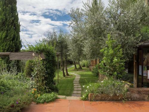 Tranquil Farmhouse In San Vivaldo Italy With Pool