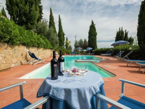 Tranquil Farmhouse In San Vivaldo Italy With Pool