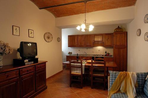 Montaione Villa Sleeps 6 Pool Wifi