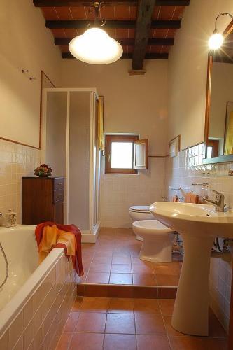 Montaione Villa Sleeps 6 Pool Wifi