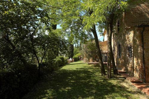 Montaione Villa Sleeps 8 Pool Wifi