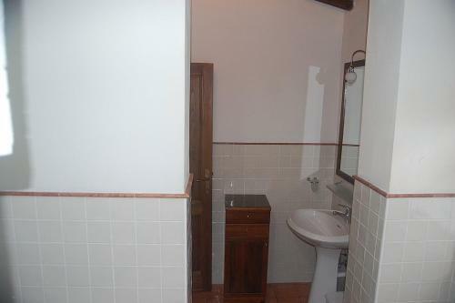 Montaione Villa Sleeps 8 Pool Wifi