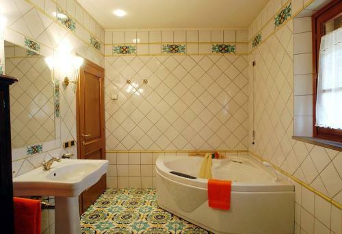 Montaione Apartment Sleeps 8