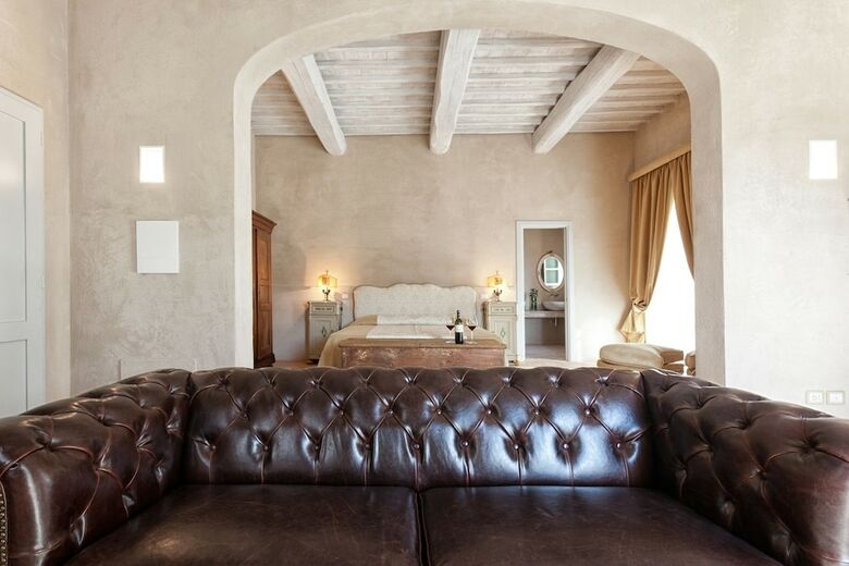Agroturismo Casanova Di Neri Relais